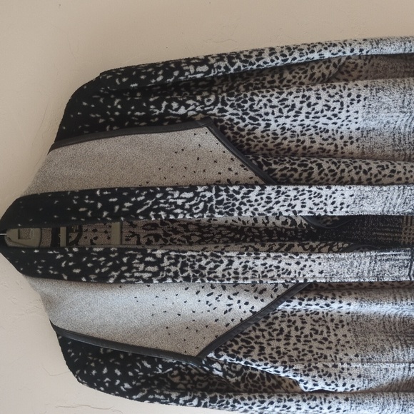 Leather trim and warm - Picture 9 of 10